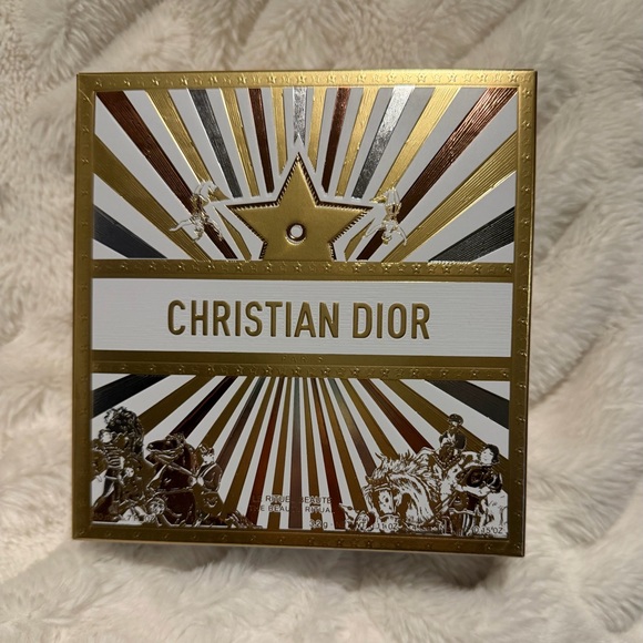 Dior Star-Shaped Clutch in Gold and Silver - Picture 4 of 4